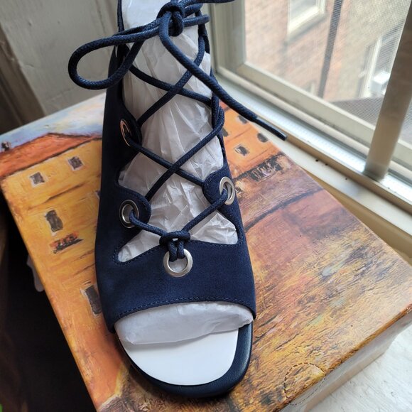 Blue Suede Wedges Bella Vita 10WW NIB "Ingrid" - Picture 4 of 9